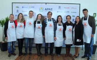 Parte da diretoria da APAE: Rogério Bortolon, TaÃs Rizzotto, Marlon Moraes, Sandra Rosso, Edmar Daudt, Maria Rossetto, Moema de Souza, Eliana L. dos Santos e Sérgio Rossetto. (Foto Daltro Mattos)