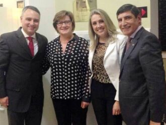 Cristiano Mielczarski Silva (Coordenador de comunicação e marketing da FUPF), Prof. Maristela Copacchi (Presidente da FUFP), TaÃs Rizzotto (Coordenadora da UPF TV) e José Carlos Carlos de Souza (R