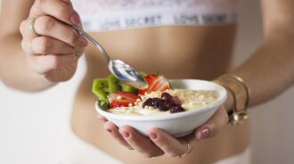 O ideal é que a alimentação seja, no mínimo, até duas horas antes do treino (Foto – Pixabay)