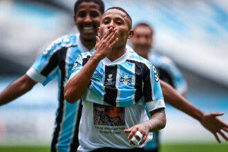 Guilherme Azevedo marcou o primeiro -Foto-Lucas Uebel-GFBPA