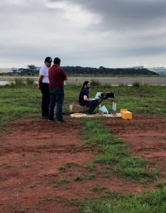 Engenheiro inglês Bogdan Paduraru: ajustes no PAPI da cabeceira 27 Foto – Divulgação