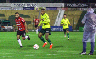 Jogo emocionante no Colosso da Lagoa - Foto-Ilair Júnior / FGF