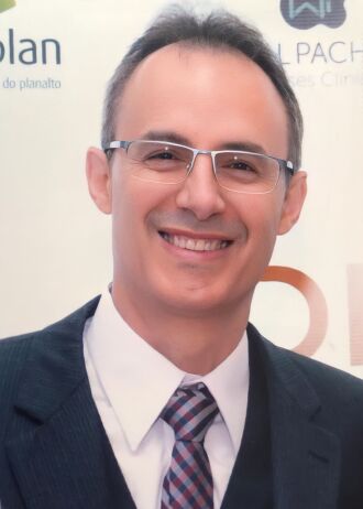 Dr. Araby Nácul é médico gastroenterologista e hepatologista (Foto – Divulgação)