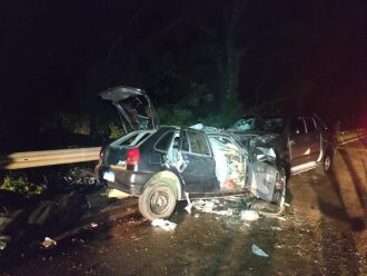 Em Cacique Doble, a colisão entre um Gol e uma Caminhonete causou a morte de uma pessoa e deixou nove feridas.