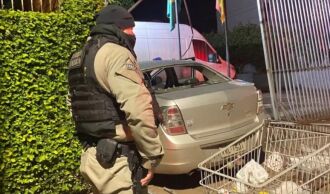 Corpo de uma vítima estava no interior do veículo Foto – Divulgação-BM