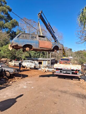 Os veículos recolhidos foram encaminhados ao pátio do Guincho Petrópolis, onde permanecerão à disposição de seus proprietários - Foto: Divulgação / PMPF