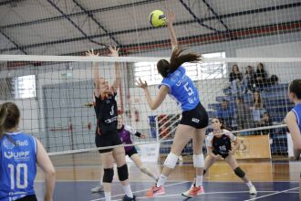  Equipe Be8/UPF venceu por 3 sets a 0 a UFSM no sábado - Foto Gerson Lopes