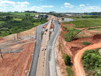 A Prefeitura de Passo Fundo, por meio da Guarda de Trânsito orienta os motoristas a redobrarem a atenção ao trafegar pelo local - FOTO: JOÃO PAZUCH/PMPF