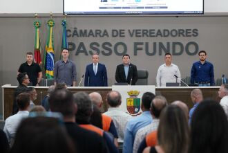 O ato marcou oficialmente o início dos trabalhos parlamentares após o recesso - Foto: Michel Sanderi