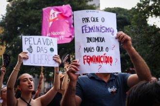 De acordo com a organização, cerca de 500 pessoas participaram do ato no sábado à tarde - Foto: Catherine Mistura