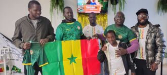 Senegaleses se reuniram em um restaurante na terça-feira - Foto: Kleiton Vasconcellos/ON