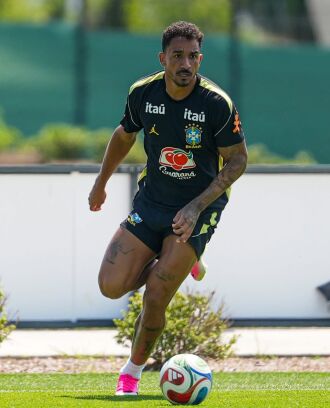 Danilo está cotado para ser titular na lateral-direita diante do Haiti - Foto: Rafael Ribeiro/CBF