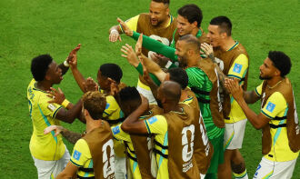 Seleção tem melhor atuação na competição e garante a ponta do Grupo C