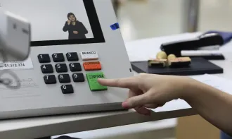 Prazo para eleitor regularizar o título vai até 3 de dezembro - FOTO: PAULO PINTO/AGÊNCIA BRASIL