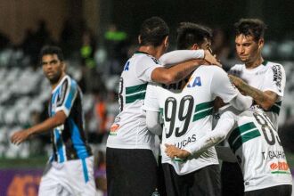 Os dois gols da partida foram marcados na etapa inicial Crédito: