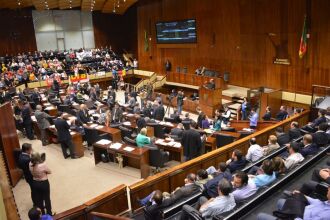 O limite de pagamento passa de 40 para 10 salários mínimos