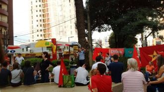 Proposta é fazer vigília permanente sempre às 18h, na Praça do Teixeirinha