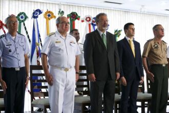 O ministro da Defesa, Raul Jungmann, durante cerimõnia de assinatura de acordo de cooperação para criar programa habitacional exclusivo para militares das Forças Armadas