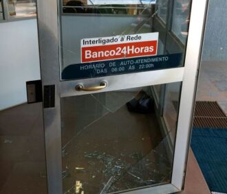 Conforme a BM de Seberi, seis homens armados invadiram a agência e fizeram clientes e funcionários reféns