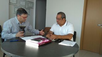 Deputado recebe a população semanalmente no escritório em Passo Fundo