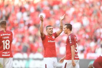 Pottker marcou dois gols
