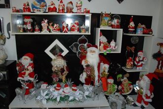 Enfeites são produzidos a mão pela moradora