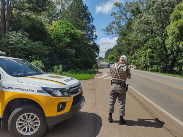 Veículo estava trafegando em alta velocidade (Foto: Divulgação/PRE)