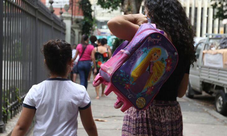 Para 28% dos responsáveis, a prioridade das escolas deve ser promoc?a?o de programas de reforc?o e recuperac?a?o (Foto: Tânia Rêgo/Agência Brasil)