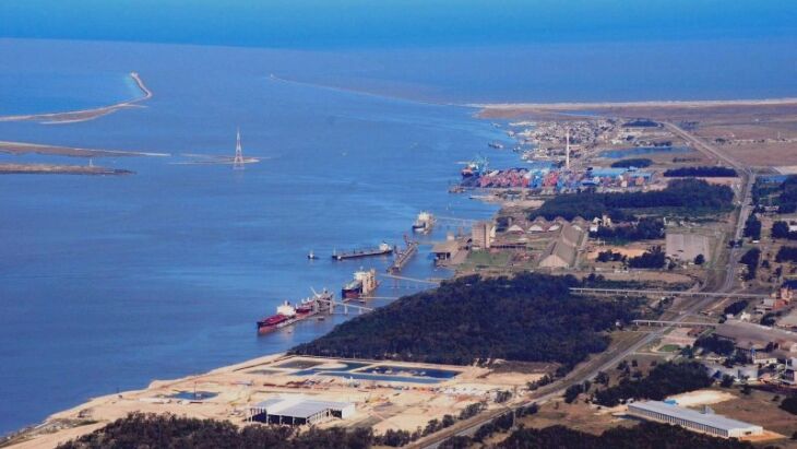 Porto de Rio Grande teve operações suspensas nesta terça (17) como cautela aos efeitos dos ventos esperados - Foto: Arquivo / Portos RS