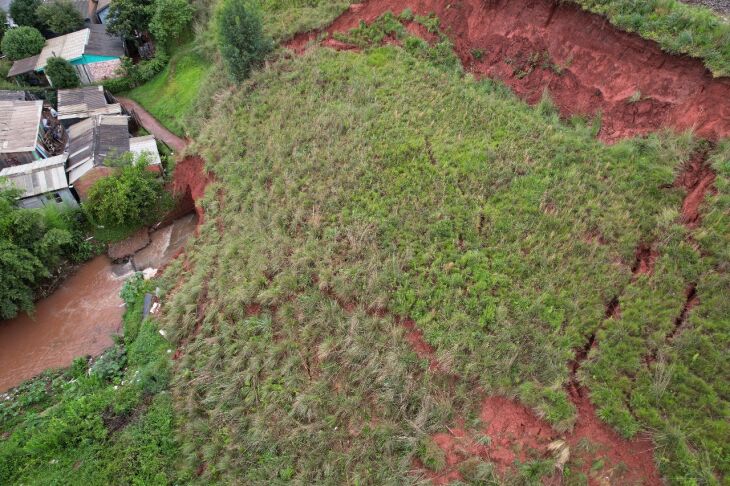 Os moradores das casas em situação de risco foram notificados a saírem de suas casas imediatamente