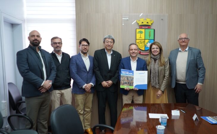 - A Prefeitura firmou, nessa terça-feira (22), um protocolo de intenções com a Begreen Bioenergia e a Fundação Universidade de Passo Fundo para implantação da unidade de produção de amônia verde no município  FOTO – MICHEL SANDERI