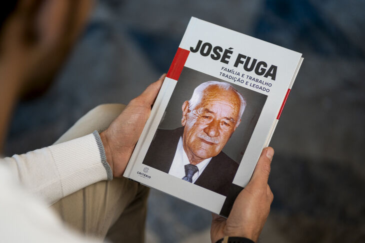 Livro produzido pela Critério Editorial conta a história de José Fuga, um dos maiores empresários do setor coureiro do país - Foto: Divulgação