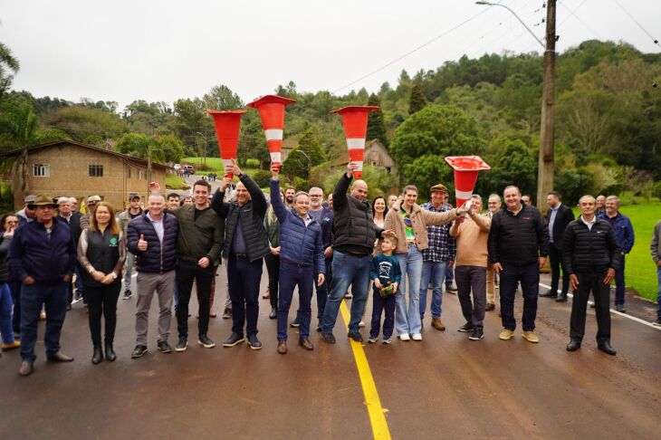Obras incluíram 10 pontes e pavimentação em seis distritos - MICHEL SANDERI/PMPF