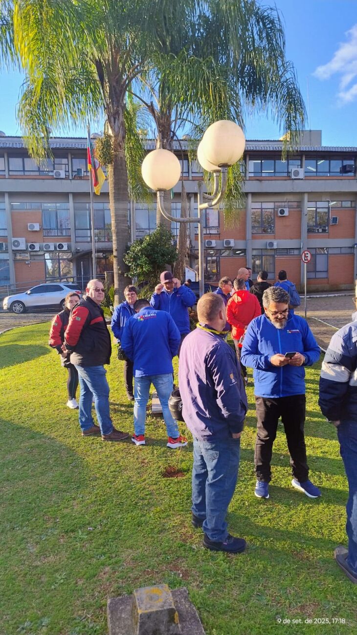 Trabalhadores da Codepas paralisaram suas atividades nesta terça-feira para acompanhar a Audiência Pública - Foto: Divulgação / Sindiurb 