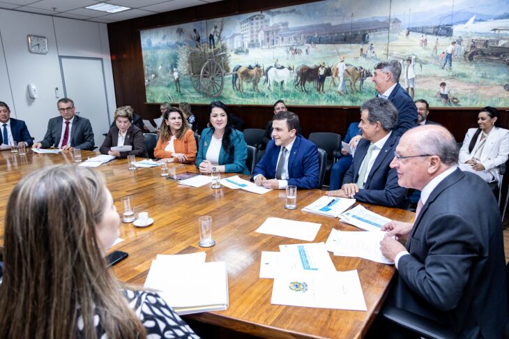 Alckmin sinalizou que compreende a gravidade da situação e indicou que o governo está trabalhando em um conjunto de medidas concretas para mitigar os efeitos setoriais da taxação - FOTO: Júlio César Silva - MDIC