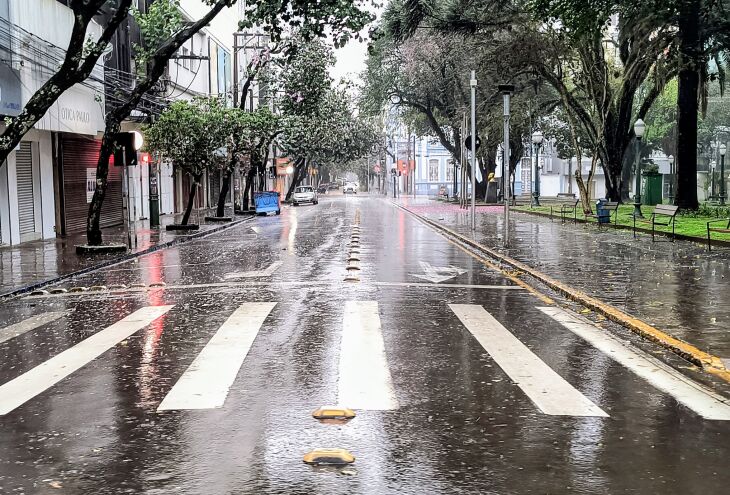 Chuva e granizo na tarde de domingo - Foto - LC Schneider-ON