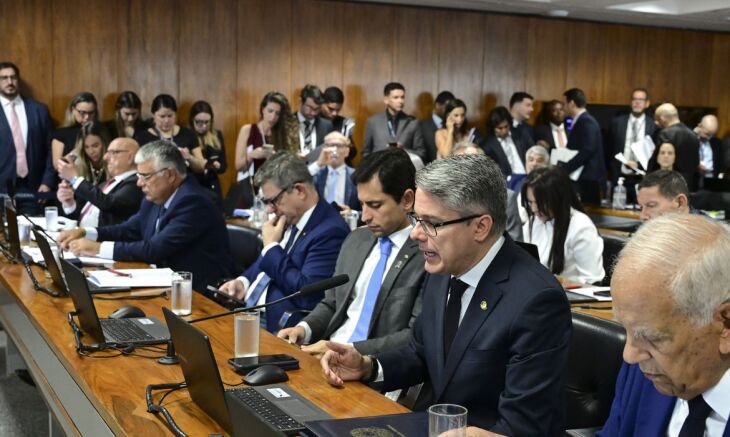 Aprovada por maioria de 353 votos no primeiro turno de votação no Plenário da Câmara, nenhum senador defendeu a PEC 3/2021 na CCJ do Senado - Foto: Agência Brasil/Divulgação