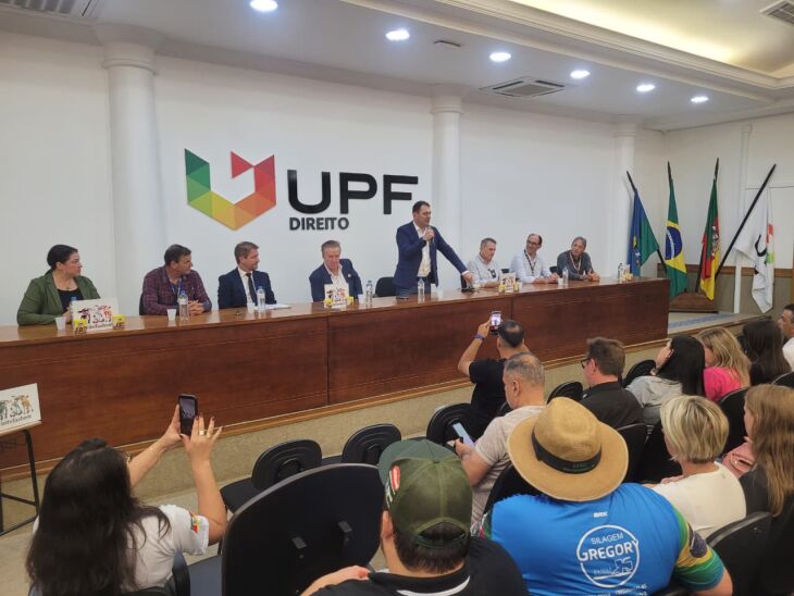 O encontro reuniu parlamentares dos três estados do Sul - Foto: Luciano Breitkreitz/ON