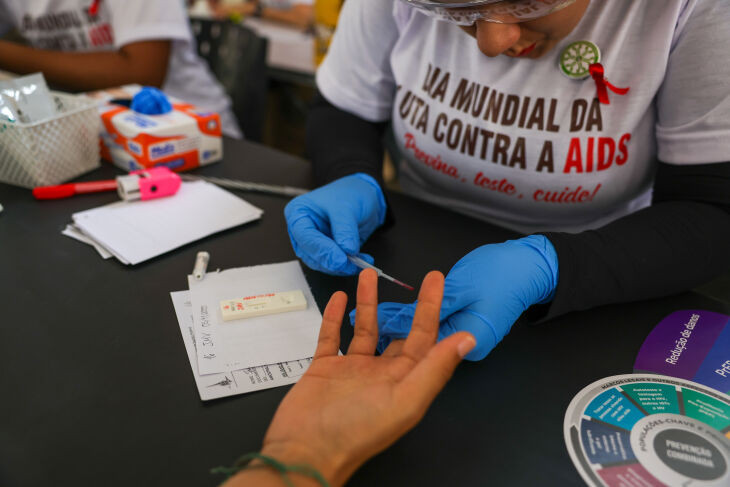 Os testes rápidos estão disponíveis todos os dias, durante o horário de atendimento, em qualquer unidade de saúde do município - Foto: AGÊNCIA BRASIL