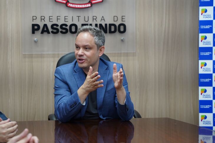 Prefeito Pedro Almeida faz prestação de contas e projeta obras para 2026 - FOTO: MICHEL SANDERI/PMPF