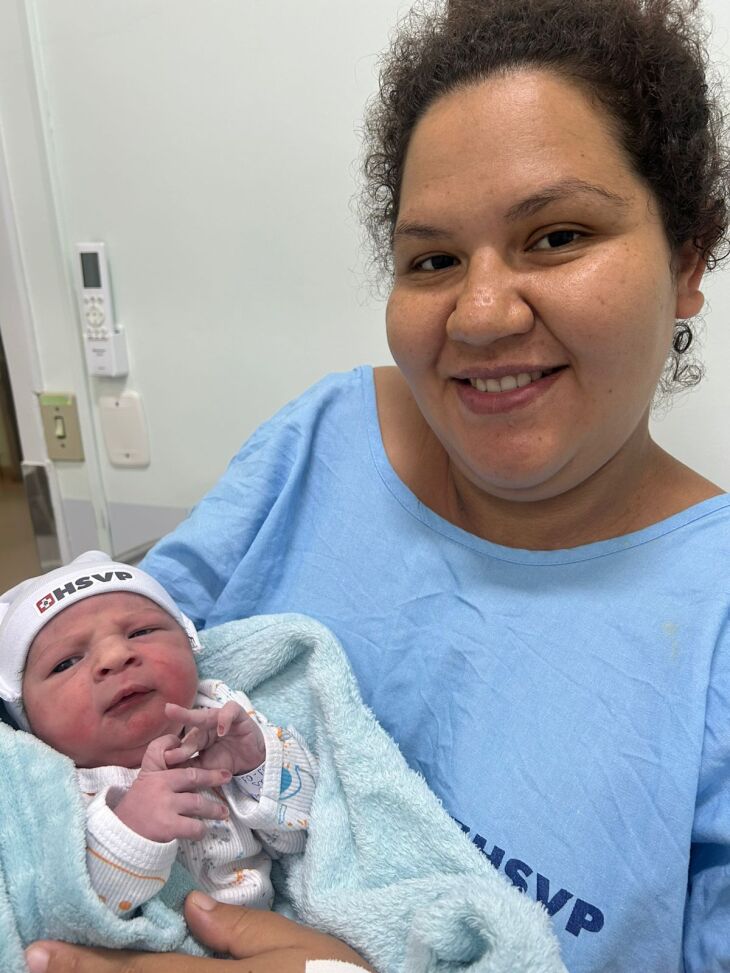 Estevam Gabriel com a mãe – Foto – Divulgação-HSVP