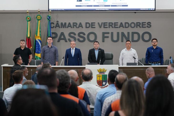 O ato marcou oficialmente o início dos trabalhos parlamentares após o recesso - Foto: Michel Sanderi