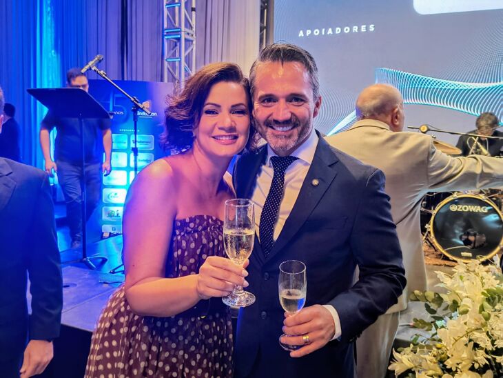 Sinduscon 45 anos: Roberta Leal sucede Cristiano Basso - Foto LC Schneier-ON