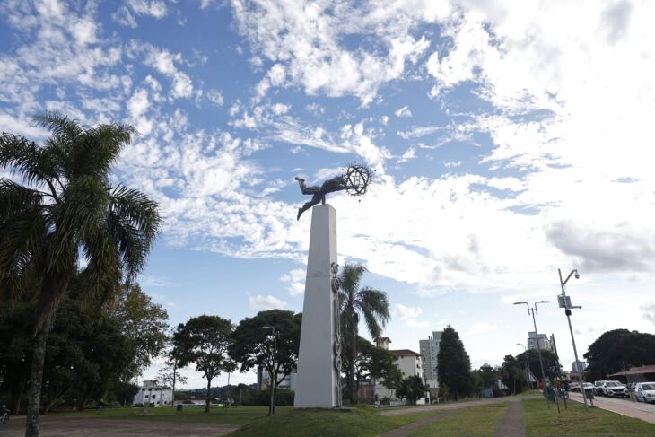 Céu se mantém ensolarado mesmo com a queda das temperaturas - FOTO: GERSON LOPES/ON