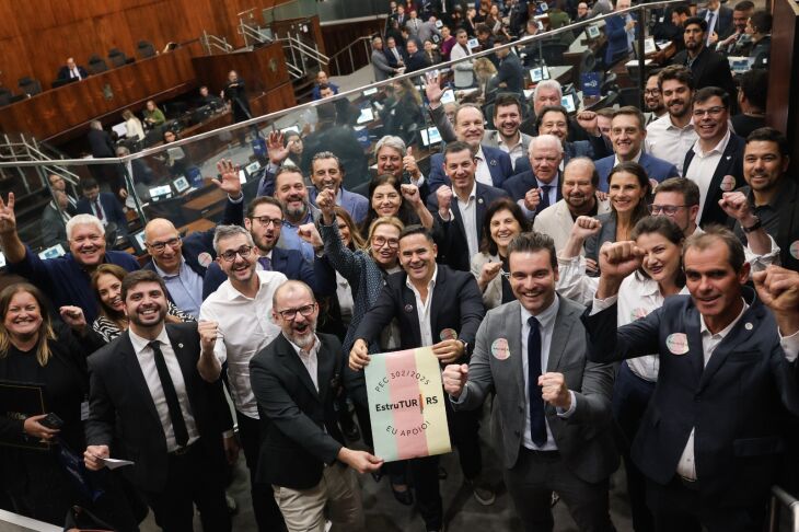 Protocolada com as assinaturas de 47 parlamentares, a proposta teve caráter de iniciativa suprapartidária - FOTO: ASSEMBLEIA LEGISLATIVA/DIVULGAÇÃO