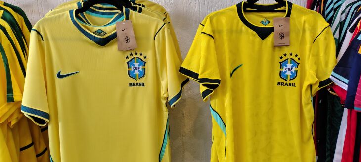 A cada 10 camisetas comercializadas, sete são amarelas - FOTO: KLEITON VASCONCELLOS/ON