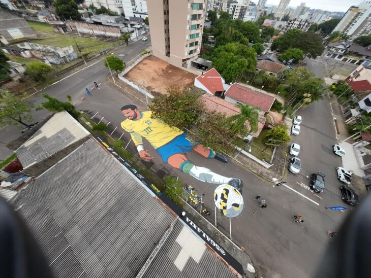 A figura de Neymar foi concluída na semana passada. Já a pintura do gaúcho Alisson ficou pronta no fim de semana - Foto: Arquivo Pessoal