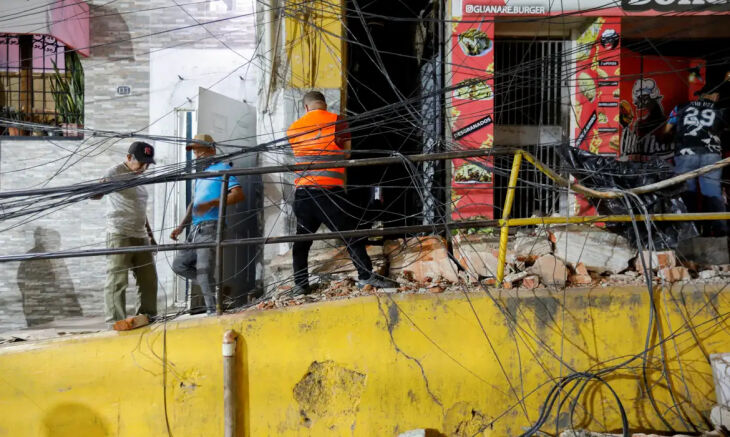 País foi atingido por dois fortes tremores e 20 réplicas; mais de 160 pessoas morreram