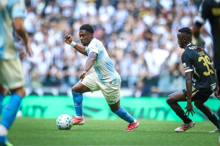 Alviverde saiu perdendo, mas virou o placar para 3 a 1 - Foto Caco Marin