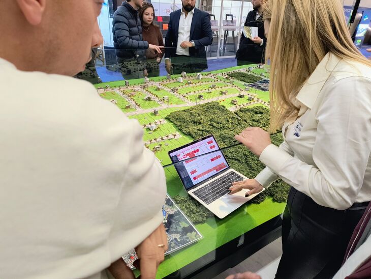  Valores atrativos: vendas acertadas sobre a própria maquete -  Foto – LC Schneider-ON